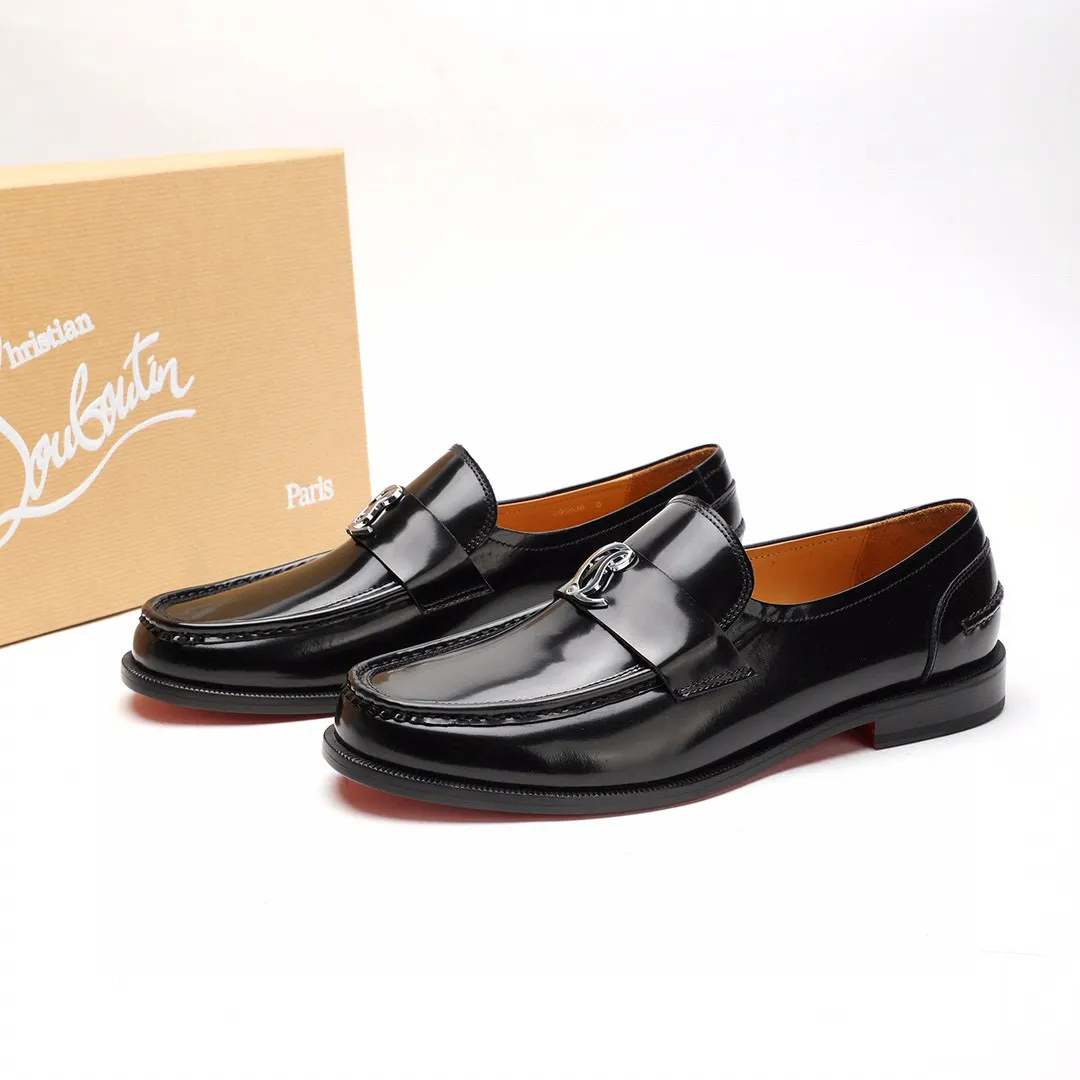 Batch 1,080 yuan 💰••New real shots••CL～High-end men’s 👔casual•loafers with red soles! ••🆑Genuine and top-quality goods from original orders ••✅💯 Purchase goods from top-quality original orders! Original imported patterned cowhide ➕Imported cowhide lining ➕Cowhide feet ➕Original leather outsole~🉑️Feel free to compare the authentic ones! Size: 38-44 (45.46.47 can be customized)